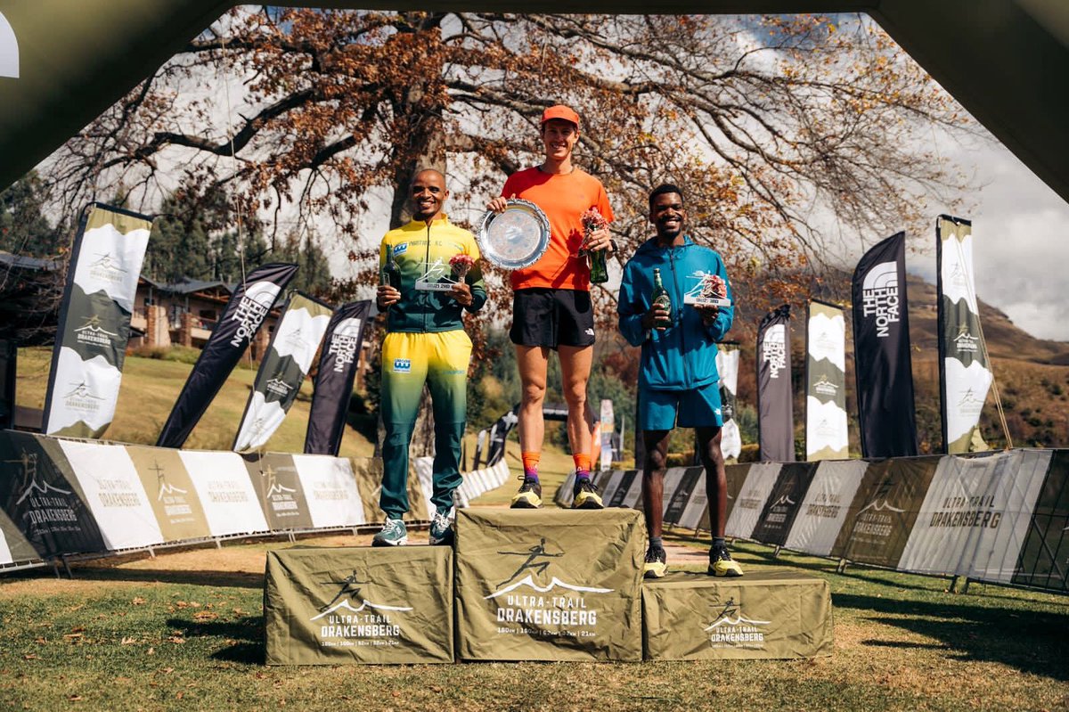 The 2023 Drakensberg Rock Jumper 21km men’s podium! 👏🏽👏🏽

The fast men sprinted through the route, with Johardt van Heerden setting a new course record ⏱️.

🥇Johardt van Heerden 🇿🇦 01:44:20
🥈Sipho Mbanjwa 🇿🇦 01:47:08
🥉Wano Katjiri 🇿🇦 01:48:52

#UltraTrailDrakensberg 
#UTD2023
