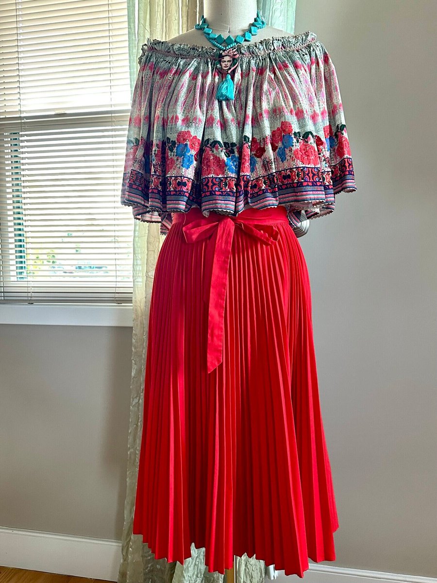 Excited to share the latest addition to my #etsy shop: Floral Off The Shoulder Cropped Bardot Ruffle Top - US SZ Large etsy.me/3AGk2aw #red #l #offtheshoulder #cropped #summerblouse #shortsleeves #fluttersleeve #top #vintage