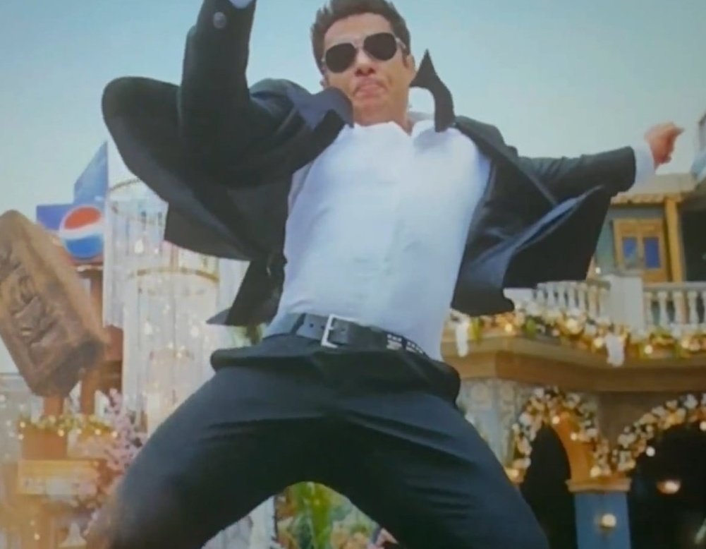 SRks_Shubhh1's tweet photo. Pic 1: megastar   #AlluArjun                         pic 2 : gattarchap #SalmanKhan https://t.co/pxZ8GEMttn
