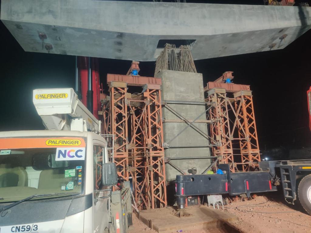 UDHDBIHAR's tweet photo. Station work for #PatnaMetroProject elevated section is full swing. 2nd Cross arm of #PatliputraBusTerminalStation launched successfully.
#BiharUrbanDevelopmentAndHousingDept
#UDHDBIHAR #Metro
#Crossarm #DMRC
#PatnaMetroRail
#PatnaMetro
@yadavtejashwi @OfficialDMRC https://t.co/5U5koUDeCJ