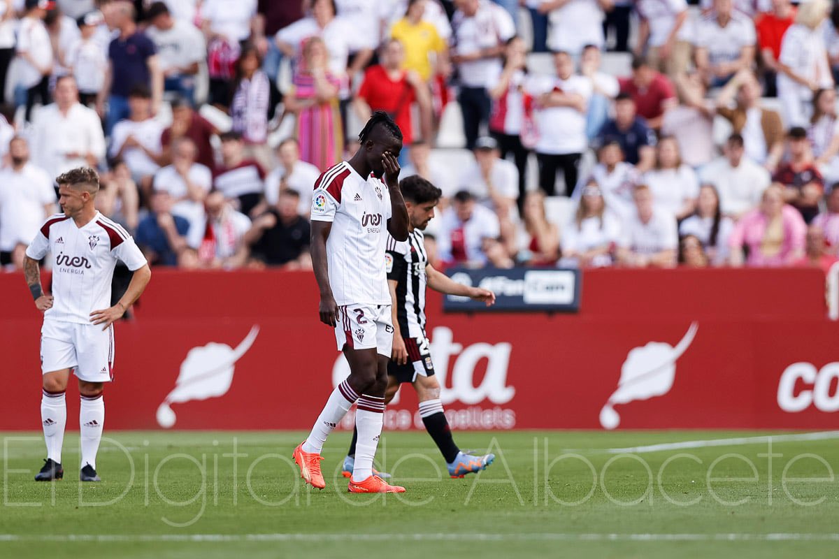 MDjetei's tweet photo. Afición y compañeros, pediros disculpas por la expulsión de ayer , la primera en toda mi carrera como profesional.

Quedan 4 finales y vuestro apoyo será fundamental para conseguirlo.

Aupa alba 🦇🤍
@AlbaceteBPSAD https://t.co/dg8W0utRz0