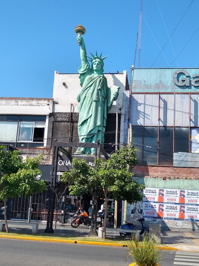 agustin_avenali's tweet photo. En una curiosa sintonía con la internación de Rial, Munro cumple 111 años: el 30 de abril de 1912 se inauguraba su estación ferroviaria.

Pero Munro es muuuucho más que eso. https://t.co/ho1e20awT8