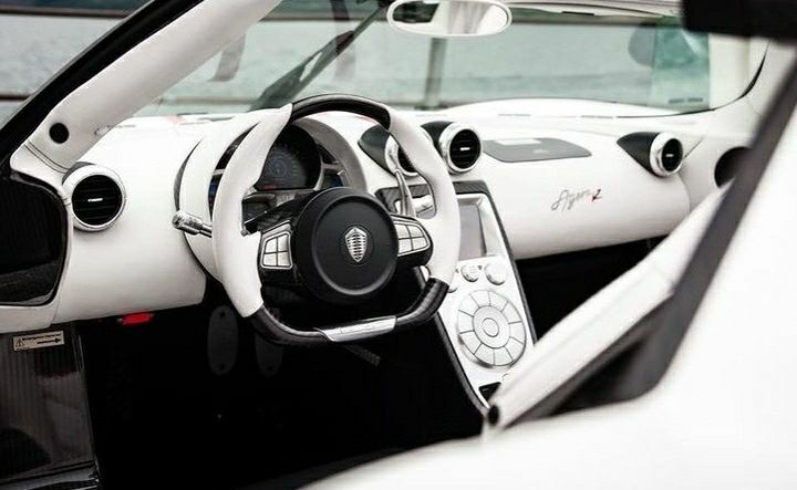 18Koenigsegg's tweet photo. Koenigsegg Agera R Speed Racer 7083
This individual was taken from a Japanese manga Mach 5 race car
#Koenigsegg #Agerarspeedracer #KoenigseggAgerarpeedracer #no83 https://t.co/nfgvrRNe3o