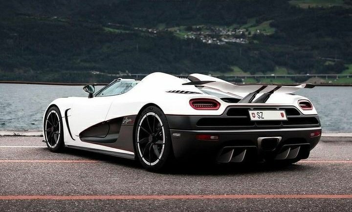 18Koenigsegg's tweet photo. Koenigsegg Agera R Speed Racer 7083
This individual was taken from a Japanese manga Mach 5 race car
#Koenigsegg #Agerarspeedracer #KoenigseggAgerarpeedracer #no83 https://t.co/nfgvrRNe3o
