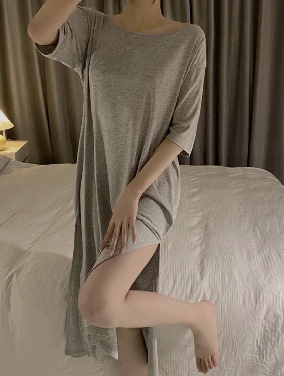 youya552's tweet photo. 我没有年龄歧视
但是发现很多40+男性
对自己有充分自信
都��信我了，还装你妈的清高呢？
我他妈收你门槛了？
还有些上学的孩子，就好好读书好吗？
喜欢就默默的看着就好，私信过来就要约，尺度你又接受不了🤦
私信前三思好吗
不是介意年龄大小
但是真的你们想清楚再私信ok？ https://t.co/wbsuRCjfQx