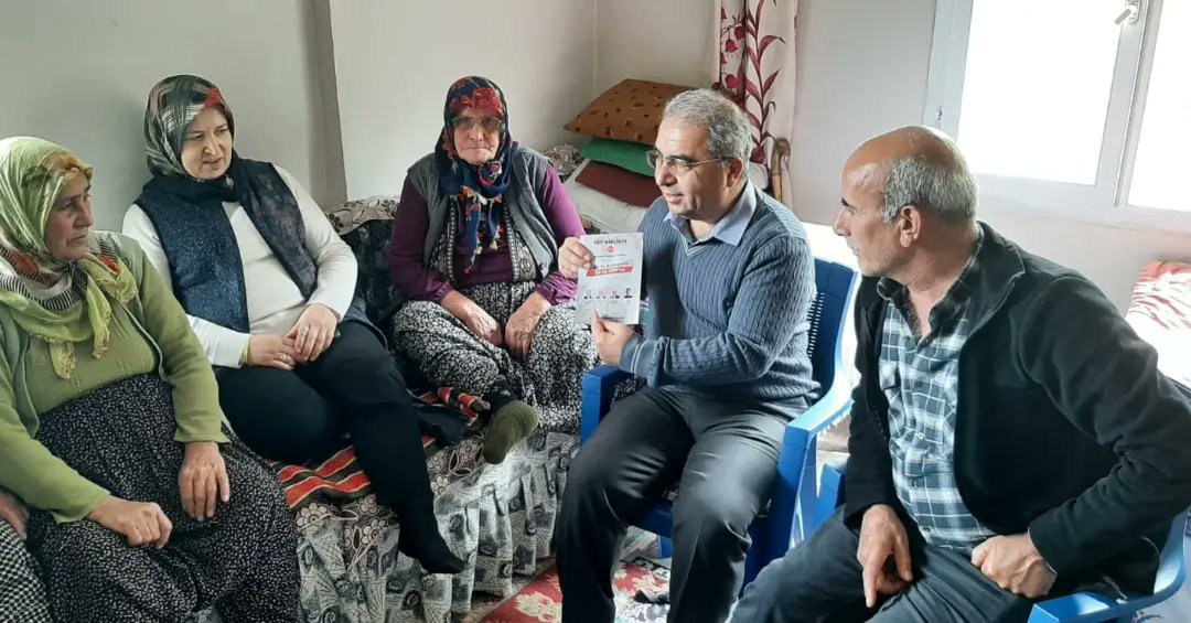 mhpcamliyayla's tweet photo. #DARIPINARI #Mahallesi #Ziyaretimiz.
Belediye Başkanımız Sn.İsmail Tepebağlı, ilçemiz Çamlıyayla'da #Cumhurittifakının #zaferi #için Darıpınarı Mahallemizden Mehmet Aydın'ın hanesine ziyarette bulunarak tek tek vatandaşlarımız ile sohbette bulundu.
#BiroyErdoğana
#BiroyMhp https://t.co/4QOFWrV8JP