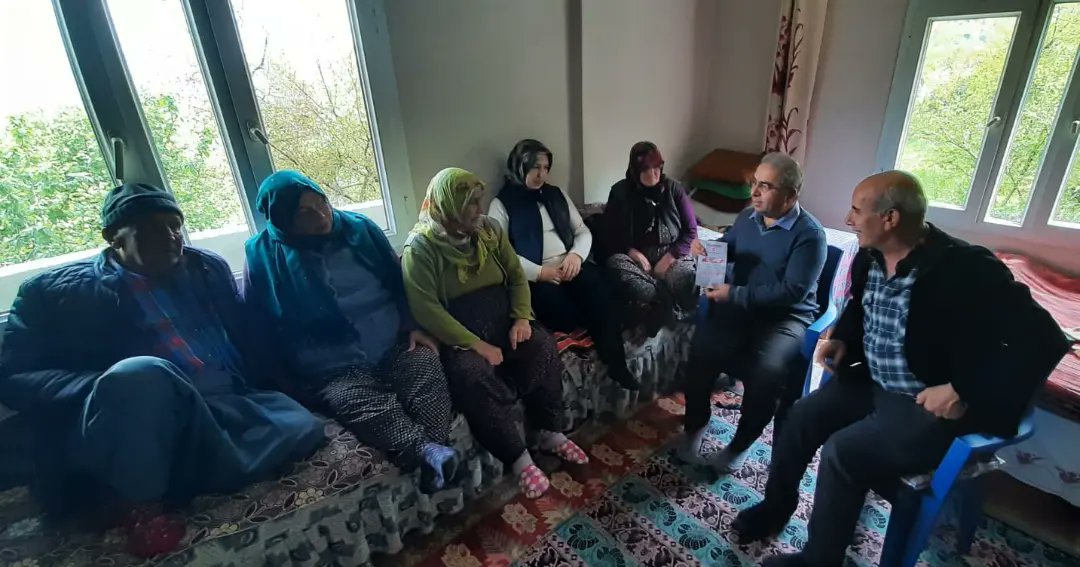 mhpcamliyayla's tweet photo. #DARIPINARI #Mahallesi #Ziyaretimiz.
Belediye Başkanımız Sn.İsmail Tepebağlı, ilçemiz Çamlıyayla'da #Cumhurittifakının #zaferi #için Darıpınarı Mahallemizden Mehmet Aydın'ın hanesine ziyarette bulunarak tek tek vatandaşlarımız ile sohbette bulundu.
#BiroyErdoğana
#BiroyMhp https://t.co/4QOFWrV8JP