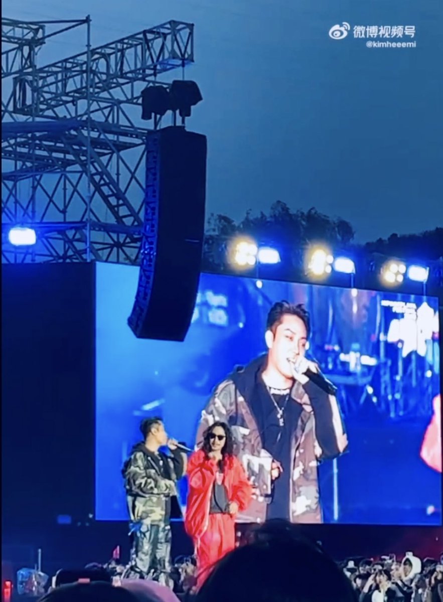 Eunkulele's tweet photo. Thanks to Tiger J K, 1kyne have a glimpse of our G1 on stage tonight.  #은지원 

cr. https://t.co/j8VbSMiX5v https://t.co/LsflYFtKz9