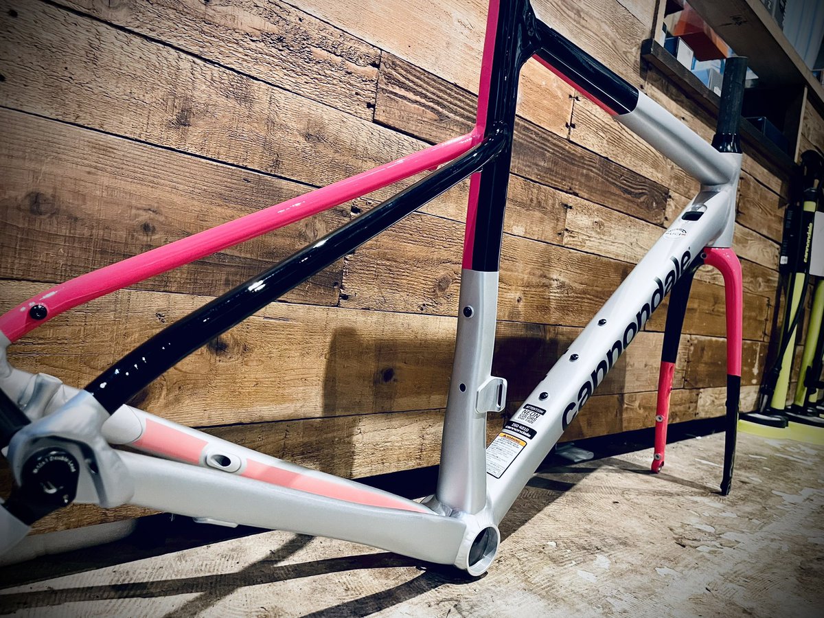 cycle_days's tweet photo. CAAD13 Disc frameset
TEAM REPLICA
51-size
165,000JPY
How do you like it?
#cannondale
#caad13
#howdoyoulikeit https://t.co/PorJ8EybYh