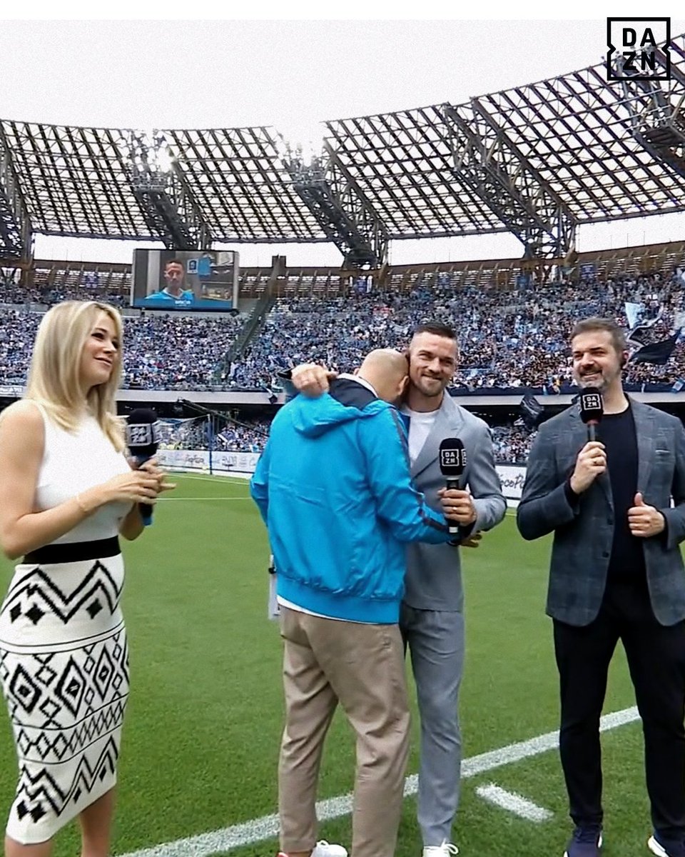 Questo è il CALCIO 💙
L'emozione di @decibelbellini 🥺

#DAZN