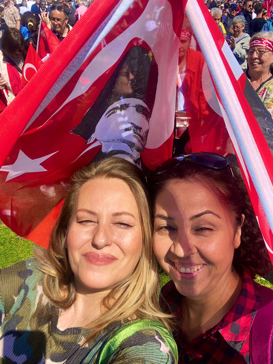 🕊️🕊️🫶🫶❤️❤️✌️✌️
Güneş gözümüze girdi 😎😉
#Sanasözyinebaharlargelecek