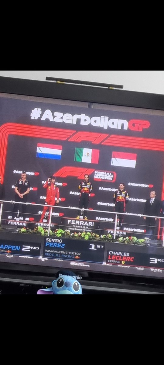 BinksNoy's tweet photo. Nice flag 😂😂 #F1 #AzerbaijanGP #Formula1 https://t.co/LVEHXb13nw
