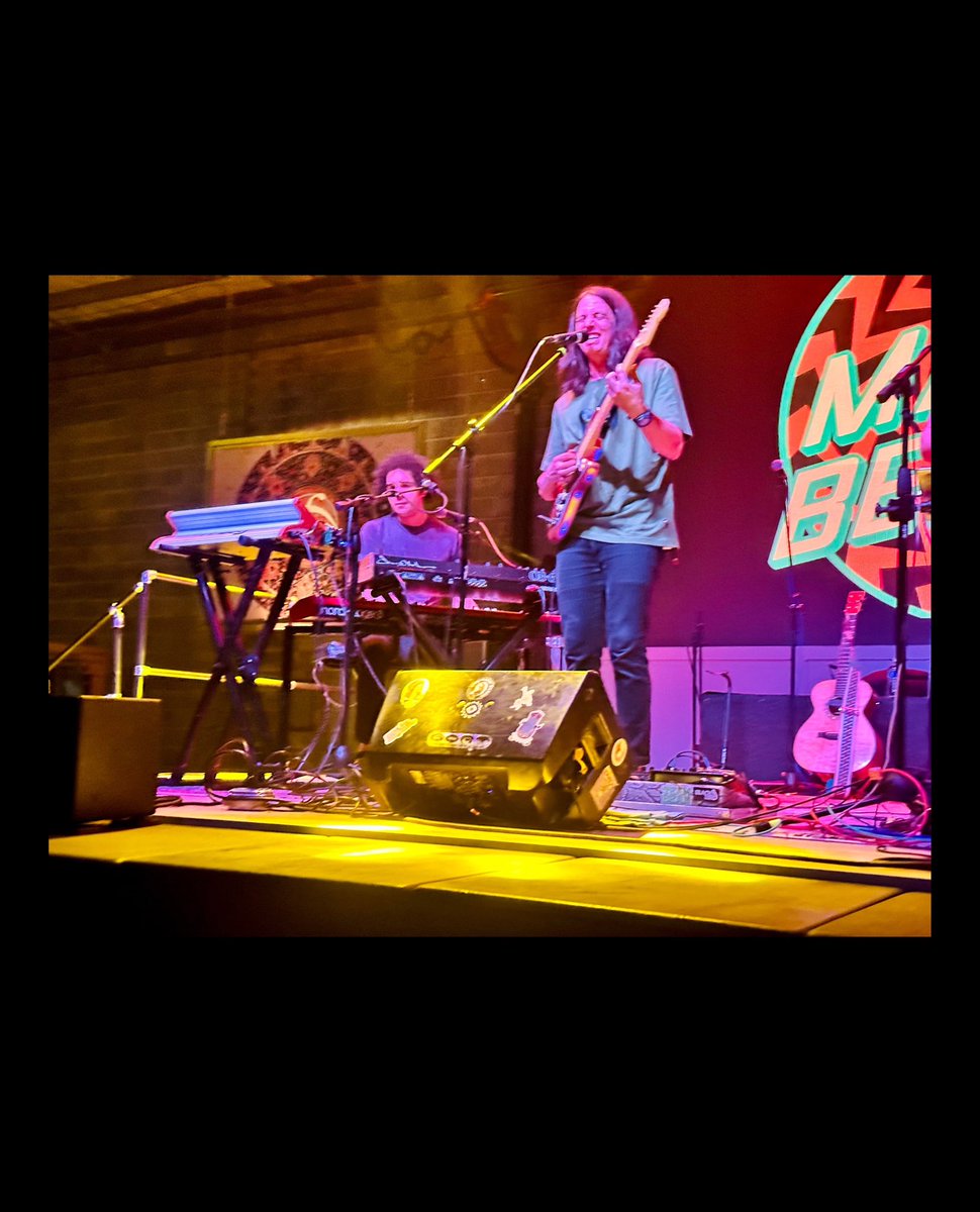 megan_moonshine's tweet photo. Dance party last night ruled @TheMagicBeans were fucking awesome #themagicbeans #thefoundry #blueridgemountains https://t.co/9ut1dxMn9p