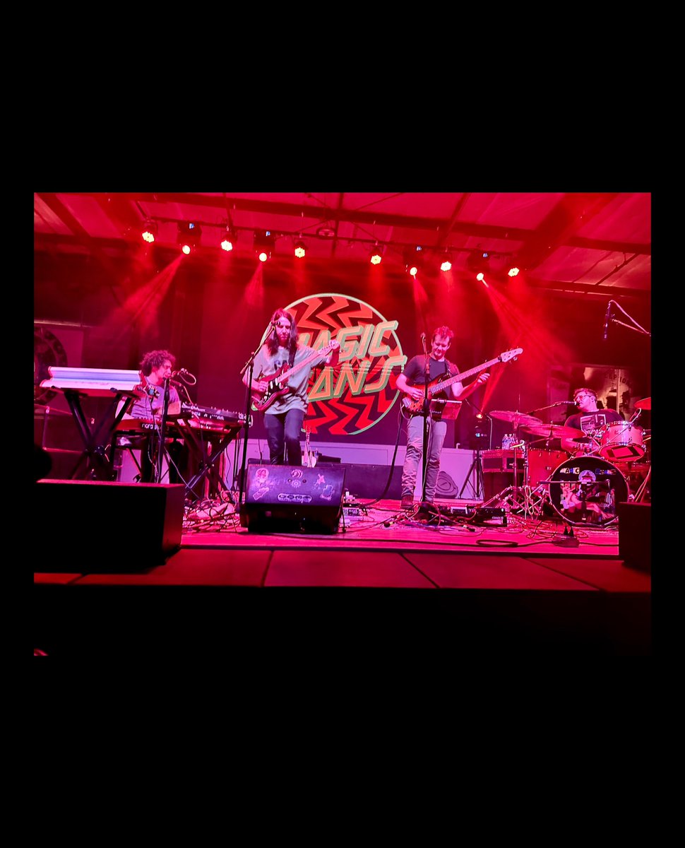 megan_moonshine's tweet photo. Dance party last night ruled @TheMagicBeans were fucking awesome #themagicbeans #thefoundry #blueridgemountains https://t.co/9ut1dxMn9p