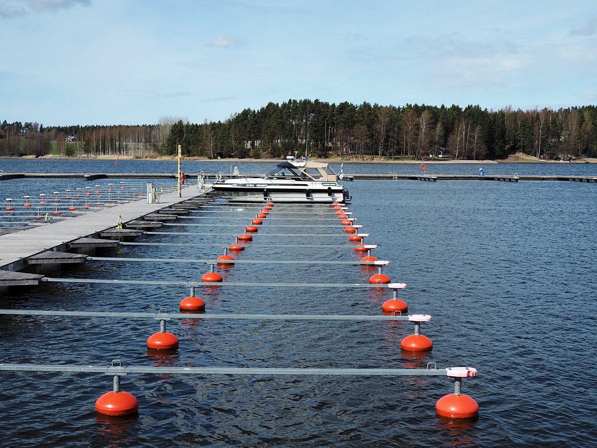 #veneilykesä2023 on nyt virallisesti aloitettu! Tähän aikaan keväästä saa tosin vielä melko yksikseen laiturissa merimaisemia ihailla. 💙 

#scandboats #visitmathildedal #visitsalo <a href="/FinnboatFi/">suomiveneilee.fi</a> <a href="/Salonkaupunki/">Salon kaupunki</a>
