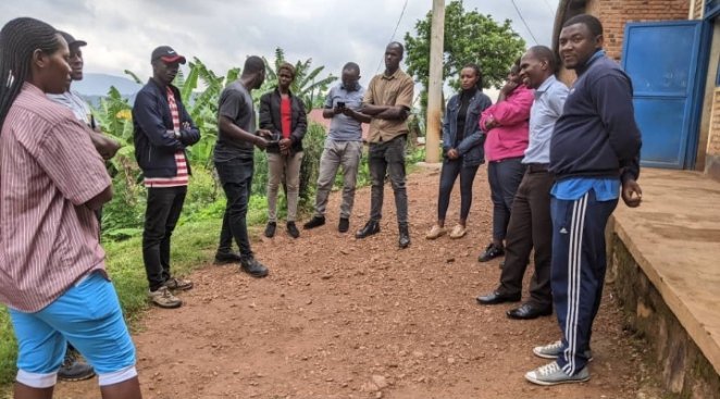 Julien_Nsanzi's tweet photo. Nkuko buri Murenge Muri @rulindodistrict  ufite umwihariko. Mu ikusanyamakuru ku itegurwa ry'igishushanyombonera hasuwe umurenge wa #Masoro wihariye kubucukuzi bwa #Gasegereti ahazwi nka #Rutongo 
@Lands_Rwanda 
@Jmukanyirigira  @MukamanaE  @RwandaMinesB  @alxrutagengwa https://t.co/S0llG3f9BF