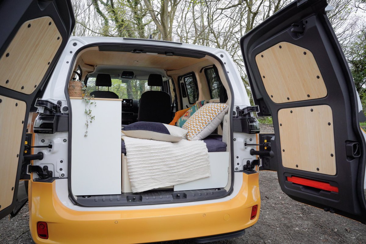wild_drives's tweet photo. @max_zammon @FullyChargedShw Here’re a few more shots of our conversion by @LoveCampers1 https://t.co/Yg6ccxI4TH