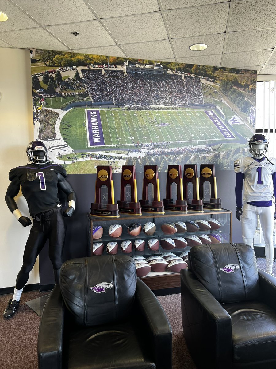 TylerMoon71's tweet photo. Had a great time at UW-Whitewater earlier this week! Thank you @CoachTShields for having me out to watch a spring practice! 
@FBstreaks @DeepDishFB https://t.co/3eMghERxAk