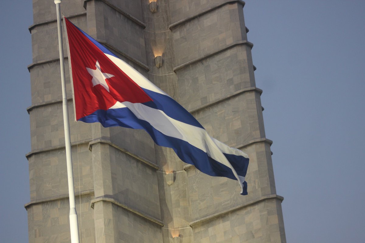BelkisArtemisa's tweet photo. @ValoresTeam1 @cafemartiano @ICuba15 @FrankCuba2022 @DefendiendoCuba @LorenaQba1 @cuba_leonidas @Giro5O @Reylope13 @ESanchezcub @dacosta_jani Sigamos juntos defendiendo está Patria ,está Revolución con todos y para el bien de todos.✨Este #1Mayo todos a la plaza ,a festejar el día del trabajador.🇨🇺🇨🇺🇨🇺🇨🇺#ALaPatriaManosYCorazon♥️♥️
#CubaViveYTrabaja
#Cuba🇨🇺🇨🇺🇨🇺 https://t.co/lpWKahXnYe