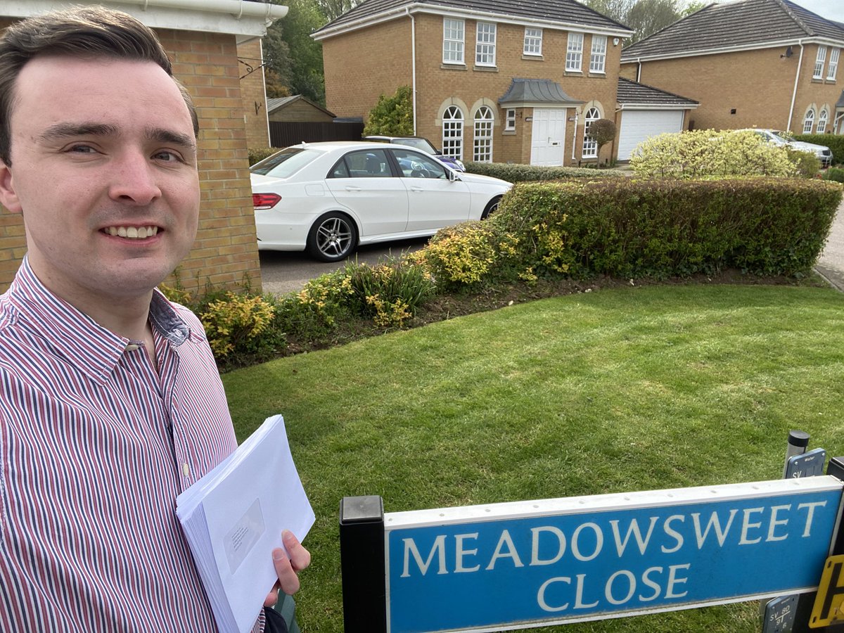 Good to be out in #ThorleyManor today talking to residents ahead of #LocalElections2023 🔵🗳️ 
#ToryCanvass @johnwyllie @CllrGMcAndrew @HertStortford