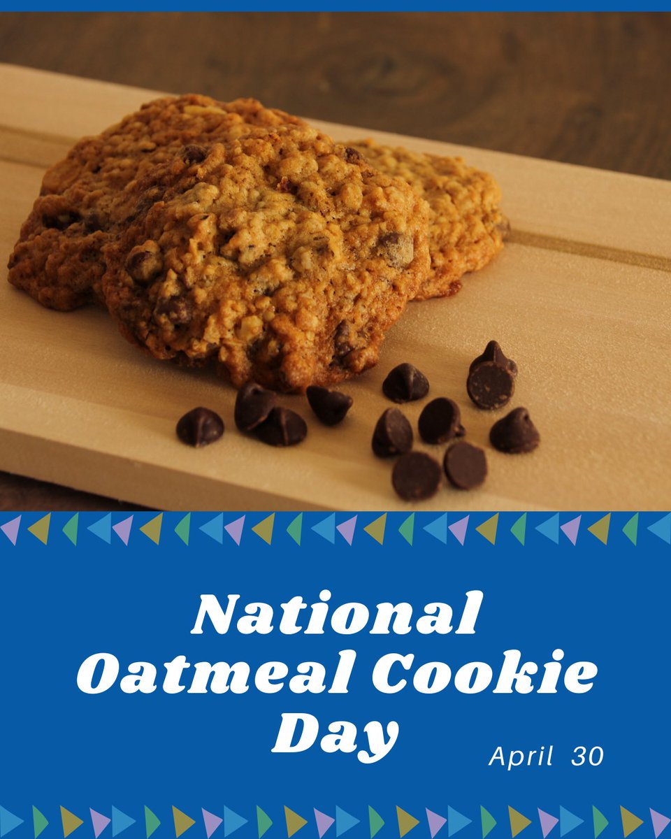 Happy National Oatmeal Cookie Day! I was told that people either #LoveEmOrHateEm. I prefer mine with raisins and chocolate chips. What's your favorite?
#OatmealCookieDay
