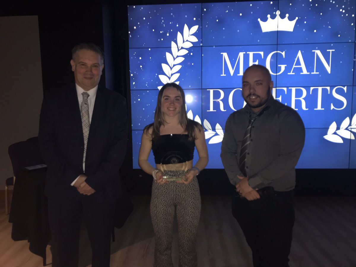 🤩 Swansea City Ladies Under-19s most improved player for 2022/23 is Megan Roberts 🏆