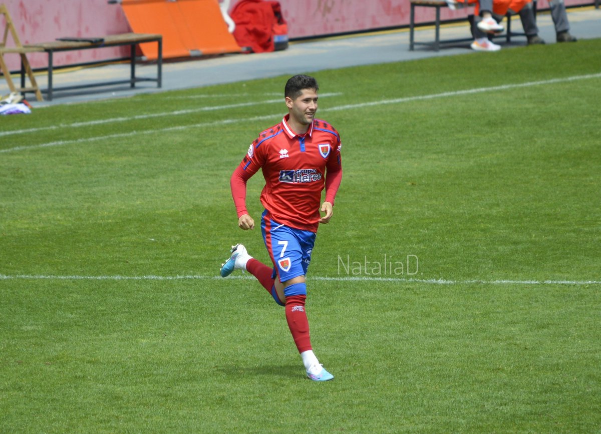 nataliaadgp_'s tweet photo. El debut tan esperado después de tanto sufrimiento y tanto tiempo.He vivido tan de cerca esta lesión que juro que no puedo expresar como me siento al verte jugar otra vez. He llorado en la grada,lloro viendo las fotos,que alegría joder!Ahora a dar mucha guerra grillo!🦗 @kilker8 https://t.co/8LRyZH3G2t