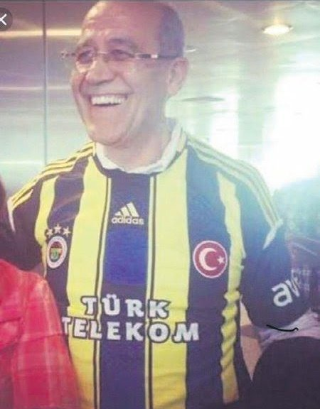 Galatsrysevgisi's tweet photo. Düşünsenize Türkiye Faal Futbol Hakemleri ve Gözlemcileri Derneği başkanında Galatasaray forması olacak, "Galatasaray'ın önünü kesmek isteyen hakemler var" diyecek. O zaman suyun karşı tarafı ve onun küçük kardeşi kıyameti koparırdı. Söz konusu fb olunca alayı sus pus. https://t.co/G8TS842Nfm