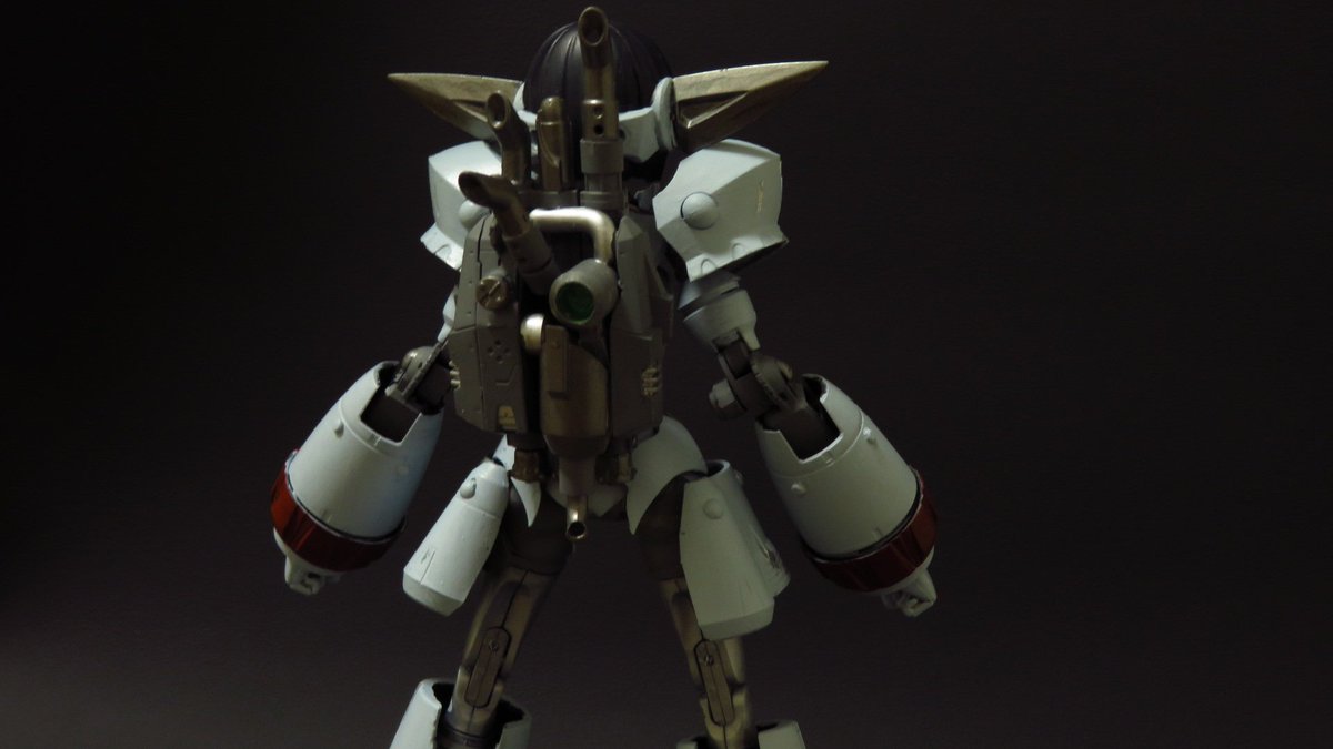 BB63702079's tweet photo. #第4回美少女プラモコンテスト
#おおやさんの模型チャンネル
#事前エントリー表明済

作品名:機械神テティス
参加チーム:K
巨大ロボってカッコいいよね！
70～80年代ロボのリメイクデザインを想定して作りました。
イメージに近づけるためのミキシング試行錯誤が楽しかったです。 https://t.co/p1oqIvlNtf