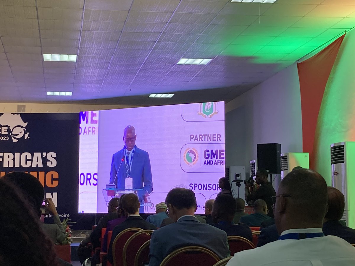 MarieKorsaga's tweet photo. Ce fut un honneur d’avoir participé en tant que panéliste à la 2eme édition de la Conference NewSpace Africa organisée par Space in Africa et l’Union Africaine qui s’est tenue du 25 au 28 avril à Abidjan, Cote d’Ivoire.
#newspaceafrica2023 #developementDurable  #Africa https://t.co/oOkHd6AVRK