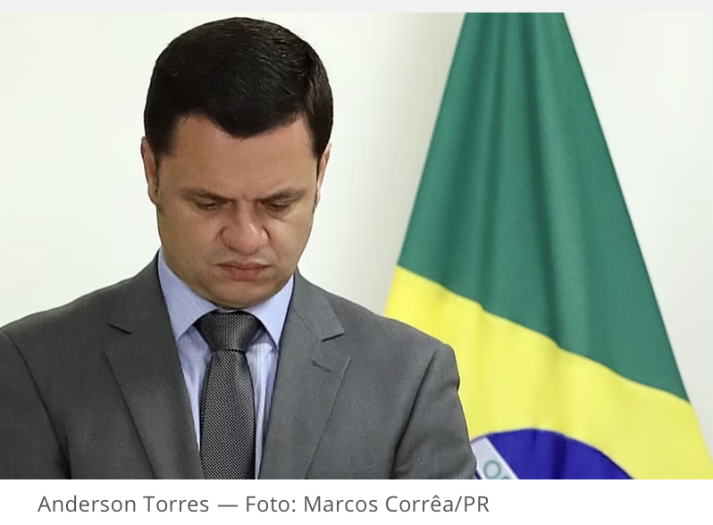 alexsilva_prof's tweet photo. #LiberdadeParaAndersonTorres 

Compartilhe e ajude a combater essa injustiça escandalosa cometida por quem deveria zelar pela Constituição e respeitar a Lei. https://t.co/TZGLNHzF0Z