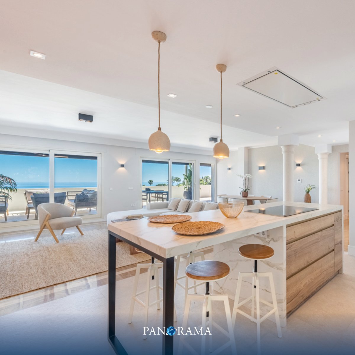 panorama_spain's tweet image. Renovated penthouse with unobstructed panoramic sea views on the Golden Mile!
  ✔️ Property all on one level with a large covered terrace
Asking 1.650.000 Euro
Ref. 13997 panr.link/13997

#MarbellaRealEstate #PenthouseLiving #SeaViews