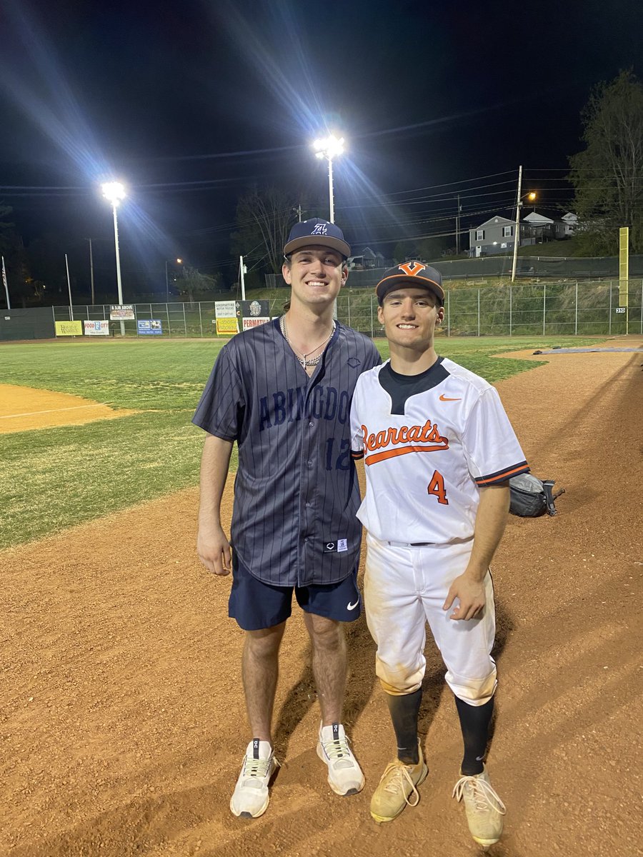 JeffMDavidson's tweet photo. Congrats to former @etcrusaders baseball players @Dy1an_Brown2⁩  ⁦@CRDavidson21⁩ ⁦@egibson2023⁩ on your Pappy Award nominations. Getting it done in the classroom as well!!  https://t.co/2SECPSQ2ZS https://t.co/MKxGJMsfEg