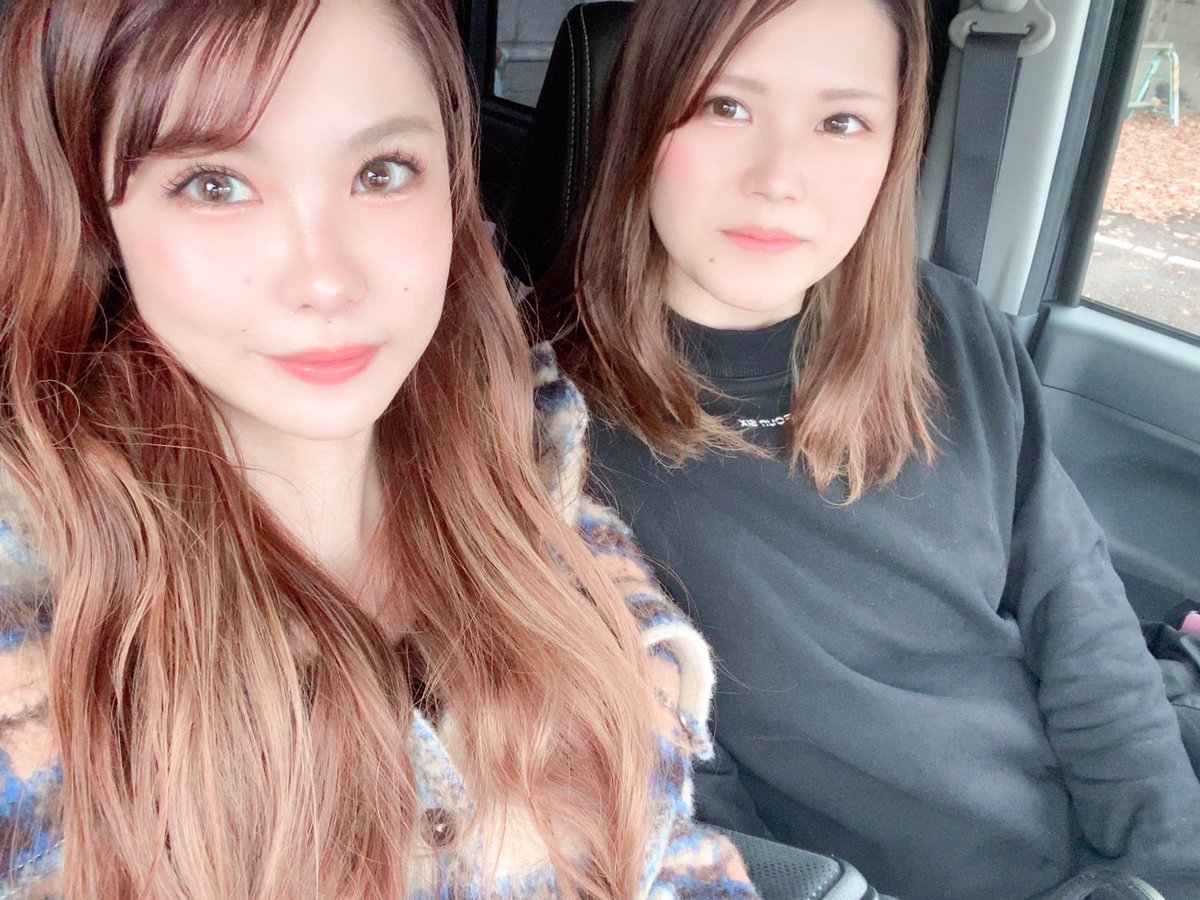 yur_aaa26's tweet photo. @A_Shinjirooooo 
広島、岡山の2日連続で参戦💙
昨日、妊娠報告できて良かった☺️
今日の2shotで 真ちゃんが
見すぎやーん(笑)って言ったの私です。笑
こんなに近くで横顔見れたの幸せでした♡
お手紙もちゃんと読んでくれてるから嬉し😳💕
次は神戸やからそれまで仕事頑張ります🔥
いつもありがとう😘 https://t.co/yfuYiwERUm