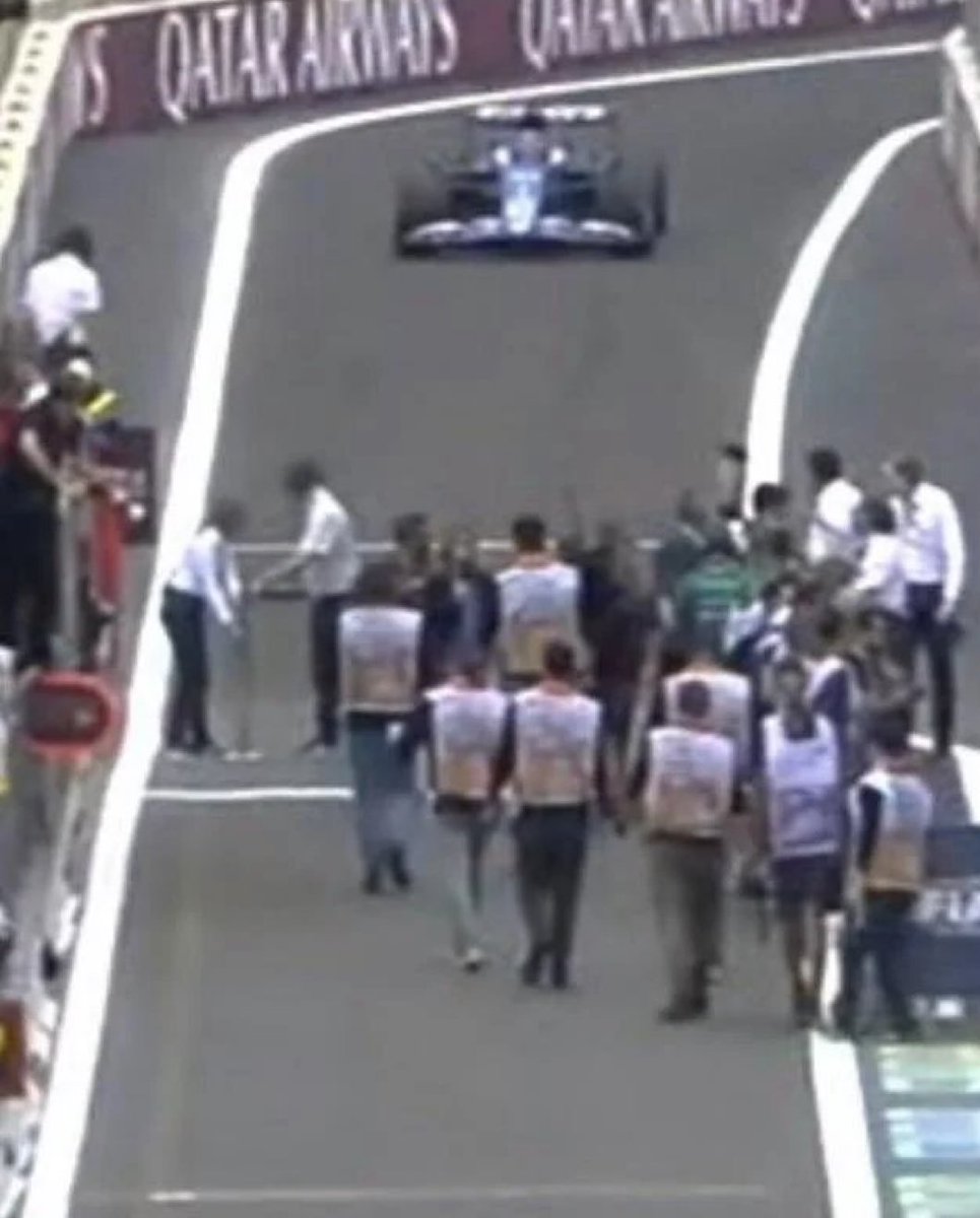 FastestPitStop's tweet photo. And as Ocon reached the pitlane they were about to close the pit lane with the belt barrier…

[Credit: r/Formula1]

#F1 #AzerbaijanGP https://t.co/zL1d3h5i00