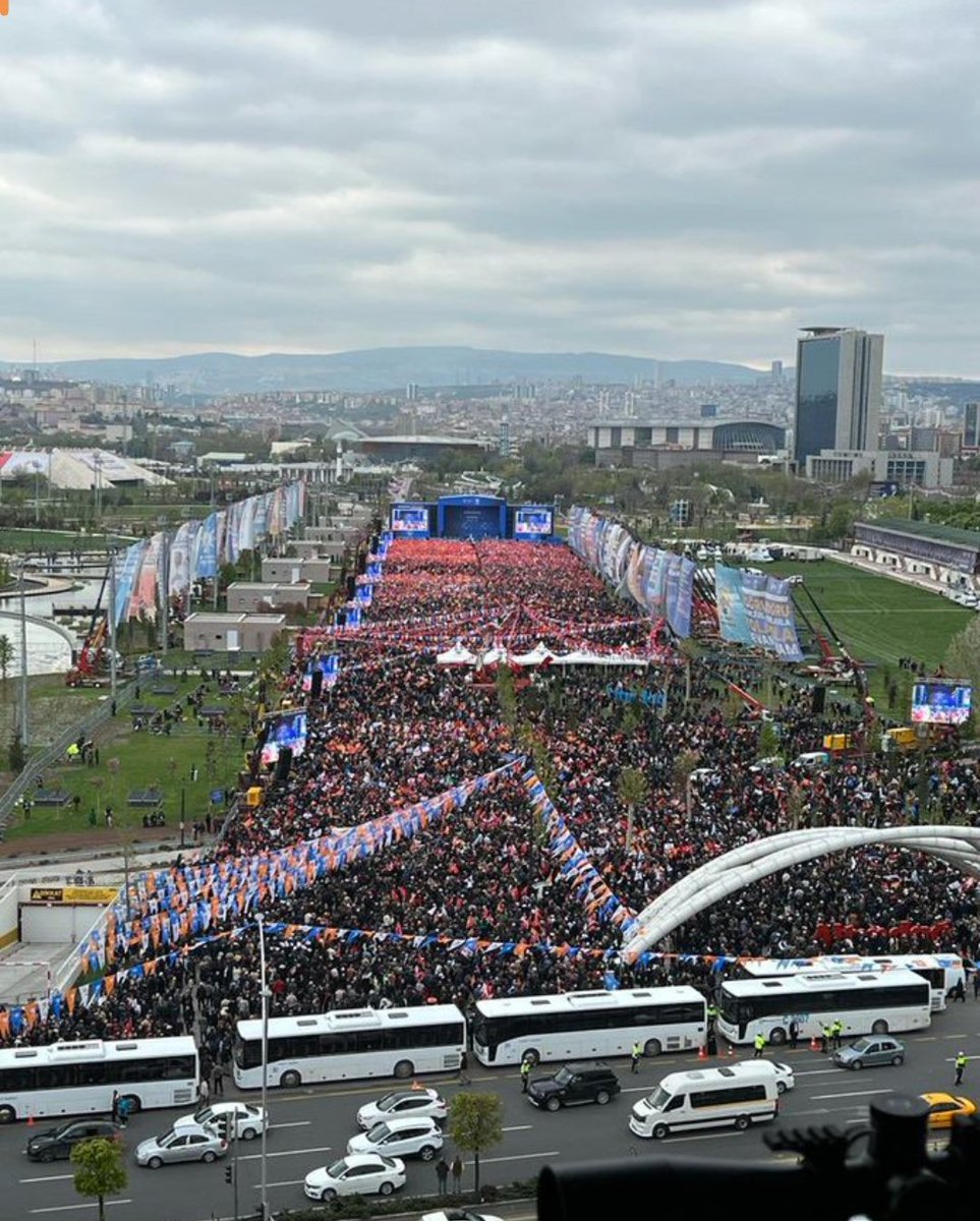 MAbdullahOzer's tweet photo. Bizde bazı sevgilerin tarifi yoktur.
Kısaca "REİS" der geçeriz!

Muhteşemsin Ankaraaaa
Allah'ına kurban ANKARAAAA!..
@RTErdogan

#AnkaraİçinDoğrusuAkParti https://t.co/i5R9pLCLpa