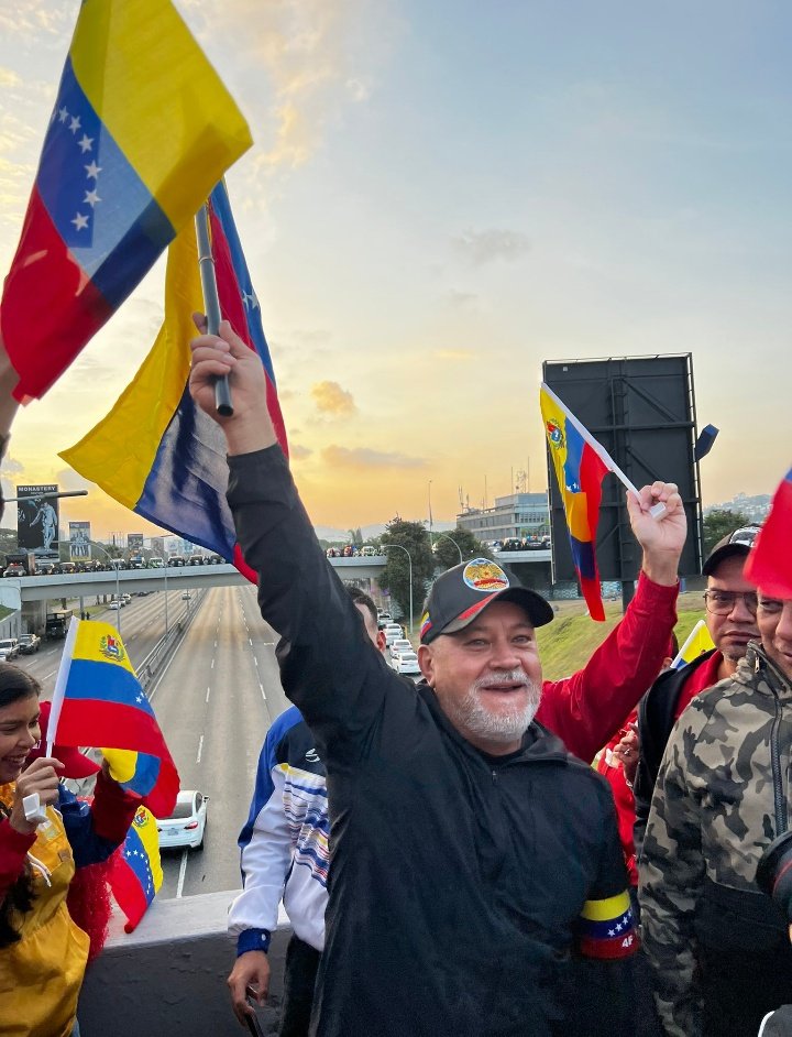 #30Abril| @dcabellor desde Altamira a 4 años del fallido golpe de Estado del 2019, 'nosotros salimos a defender la Patria, porque nosotros amamos la libertad y eso no se negocia con nada y por nada. La Libertad es un valor que tiene este pueblo en la sangre'. #NosotrosVenceremos