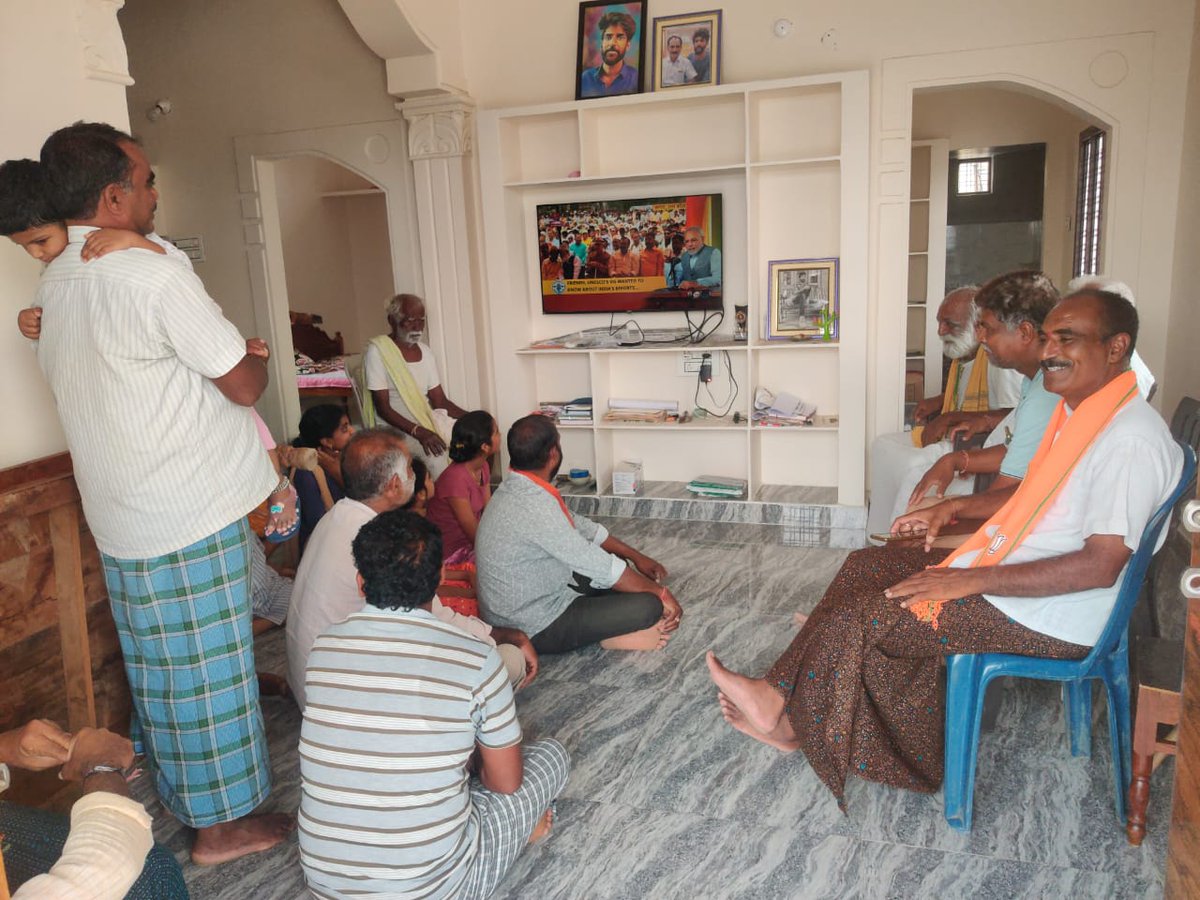 LPradeepRao's tweet photo. Witnessed generations of karyakartas from janasangh to @BJP4India and as a committed karyakarta to the ideology as well as party Lingampally Jaganmohan Rao(My Grandfather) Garu  never missed #Mankibaath not even once. True admirer of @narendramodi ji today with utmost enthusiasm he watched the #mankibaat100episode.
@narendramodi_in @NMAppVrtualMeet @NamoApp @PMuralidharRao
@kishanreddybjp 
@bandisanjay_bjp
@iamberagarwal @shaileshkpandey @MODIfiedVikas @KapilMishra_IND @pradip103 @KapilParmar @SheetalPronamo @SumiranKV  @Keerthireddybjp