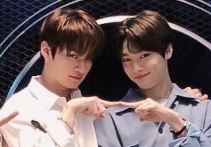 eternallino's tweet photo. when leeknow and i.n mirroring each other https://t.co/NNKKBprMkj