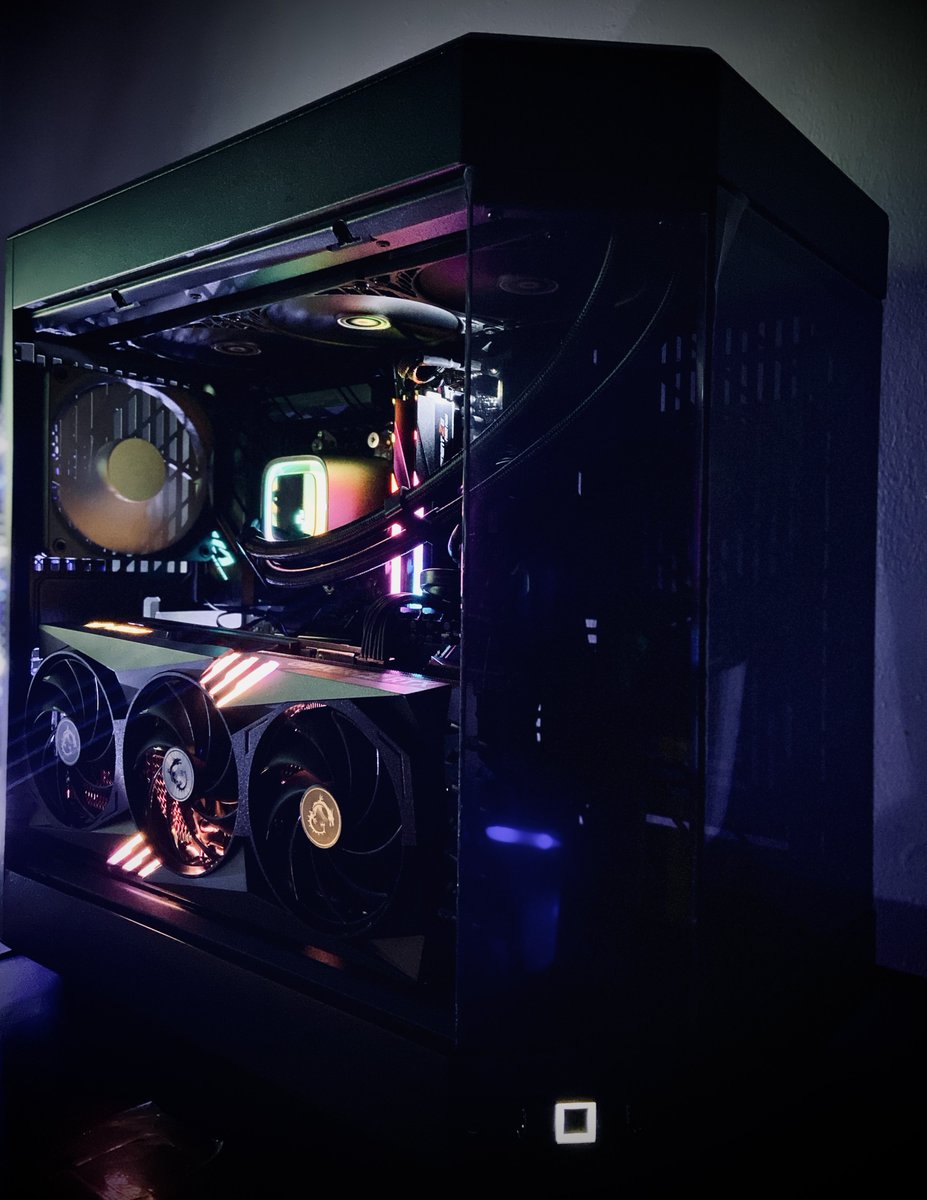 oh, hey there.. <a href="/Zech3D/">Zech 🍌</a> enjoy this monster.. 

Fill-Out Form:
beastbuildspcs.com/fill-out-form

Likes/RTs are Appreciated!🔥

#Gaming #GamingPC #PCBuild #SmallBusiness