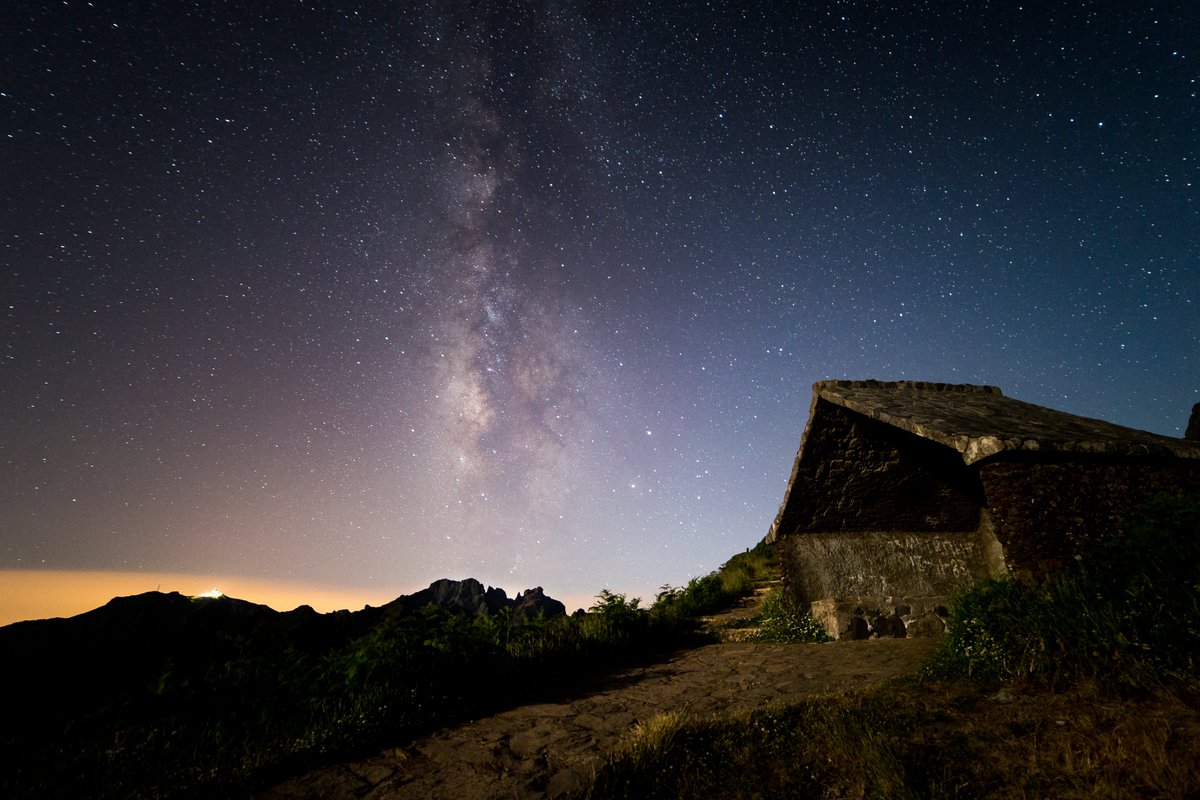 bagge_jon's tweet photo. @VisualsbySauter #milkyway #madeira https://t.co/2sCRgoMQ83