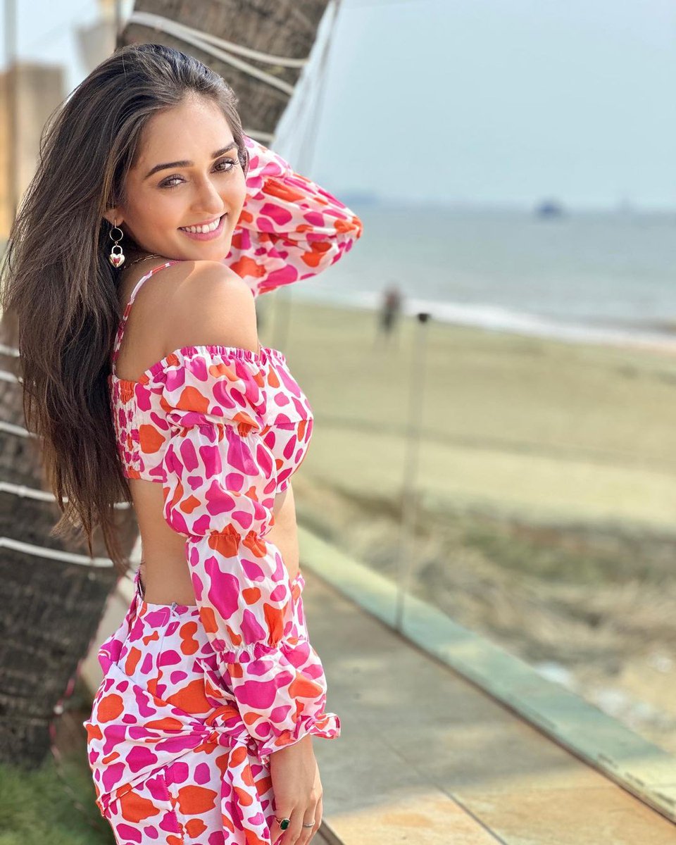 GossipsInsight's tweet photo. #TanyaSharma beautiful are looks in the dress😍
.
.
.
.
#tanyasharma #tanyasharmafan 
#talkingbling https://t.co/EtEx4j0RgE