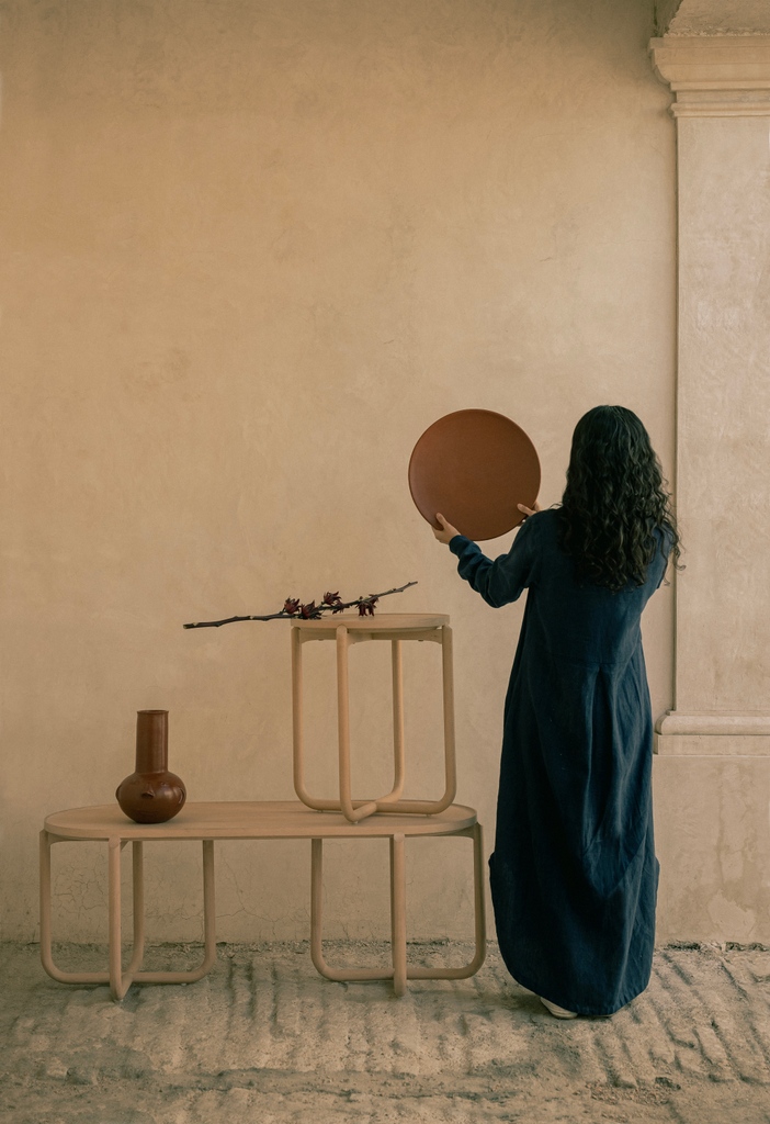 VERSO Coffee and side table in solid beech bring warmth and functionality in your every day life.
More information: DM - info@peca.com.mx - Whatsapp 33 1820 2237
#peca_studio#mexicandesign #disenomexicano #interiordesign #architecture #homedecor #homeinspo #sidetable #coffeetable