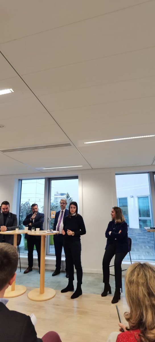 HorizonsGarches's tweet photo. Superbe soirée en cours sur le thème de l'Emploi des #Seniors !

De beaux invités, du monde et des questions intéressantes.
C'est un sujet important, il nous faut apporter de la réflexion.

#garches #rueil #horizonsleparti #neuilly
#EdouardPhilippe #reformedeseetraites https://t.co/vgrkMNHa0M