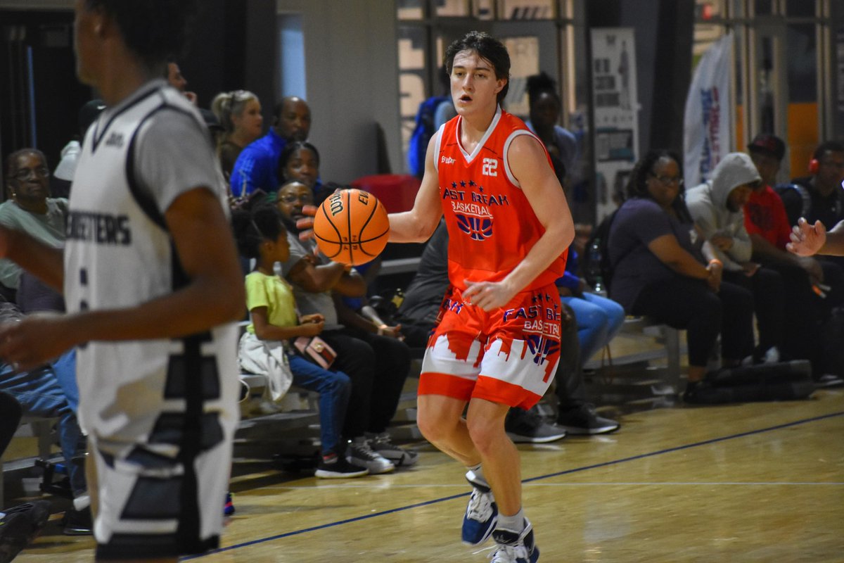 RYZEHoops's tweet photo. RYZE Hoops Showcase I Top Performers Pt. 2:

➡️ @shiftyjpatt5
➡️ @Lj_Moore13 
➡️ @leoetah 
➡️ @cashcoates22 
➡️ @MarquisCopney 
➡️ @JahBruce 

FULL STORY: https://t.co/Fyy44zVnFy https://t.co/MeTUB35V3r