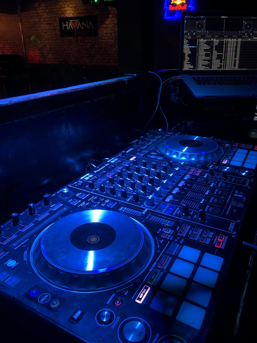 DJBrent5's tweet photo. Setup for tonight's Retro Evening of 80's Revived, Remixed & Delivered music experience at Havana Nights tonight.
#djbrent #havananights #80s #80smusic #80spopmusic #tockmusic #funkmusic #rbmusic #hiphop #rapmusic #nuwave #nuwavemusic #italodisco #reggaemusic #housemusic https://t.co/ZaxcYmr7Gp