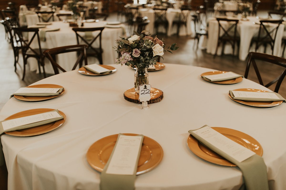PineViewAcres's tweet photo. We always love to see how each couple dresses up our venues, and this couple definitely did a great job!

(Photo credits to Sarah Harrington Photo) https://t.co/qaDHFX7p9p