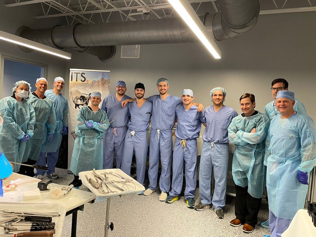 Axis_RT's tweet image. Thank you ITS. USA, Dustin Dittmer, &amp;amp; Greer Butler for a great lab at our Axis Research &amp;amp; Technologies Chattanooga facility.

We are thrilled that your acetabular plating systems were of great value to all of the attending physicians and residents.