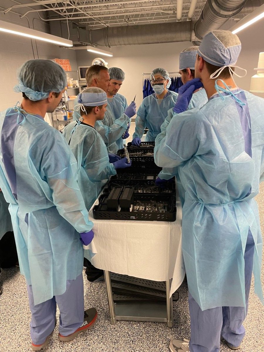 Axis_RT's tweet image. Thank you ITS. USA, Dustin Dittmer, &amp;amp; Greer Butler for a great lab at our Axis Research &amp;amp; Technologies Chattanooga facility.

We are thrilled that your acetabular plating systems were of great value to all of the attending physicians and residents.