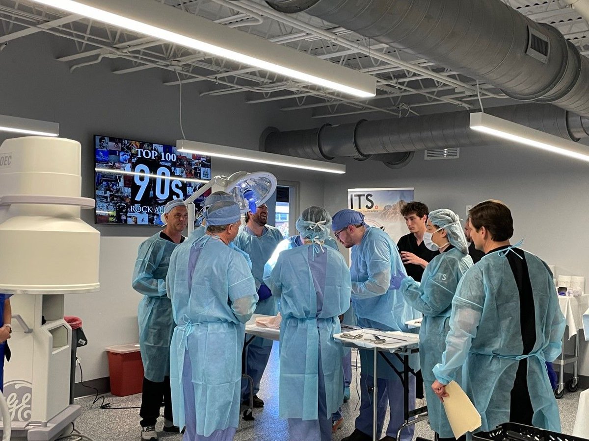 Axis_RT's tweet image. Thank you ITS. USA, Dustin Dittmer, &amp;amp; Greer Butler for a great lab at our Axis Research &amp;amp; Technologies Chattanooga facility.

We are thrilled that your acetabular plating systems were of great value to all of the attending physicians and residents.